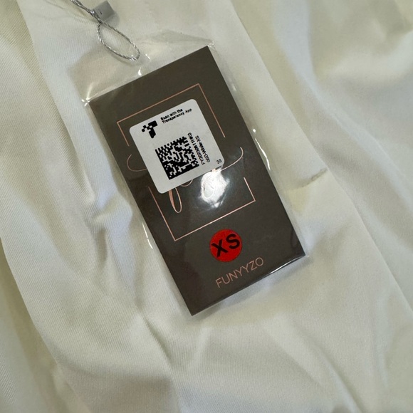 Women’s White Wide-Leg Pleated Dress Pants Short | High Waist Trousers | Size XS - Picture 3 of 10